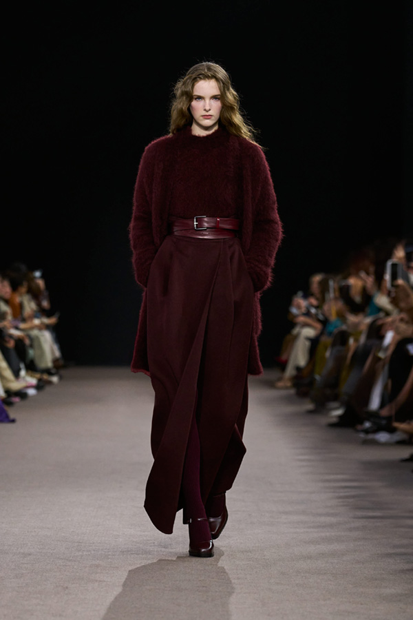 Untamed Heroine: Fall-Winter 2025 Fashion Show | Max Mara Untamed Heroine: Fall-Winter 2025 Fashion Show | Max Mara